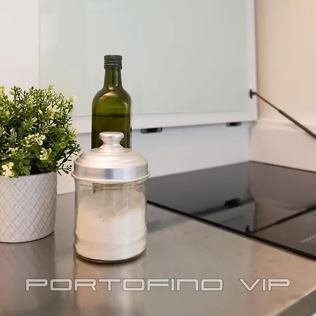 Vico Dritto 15 *